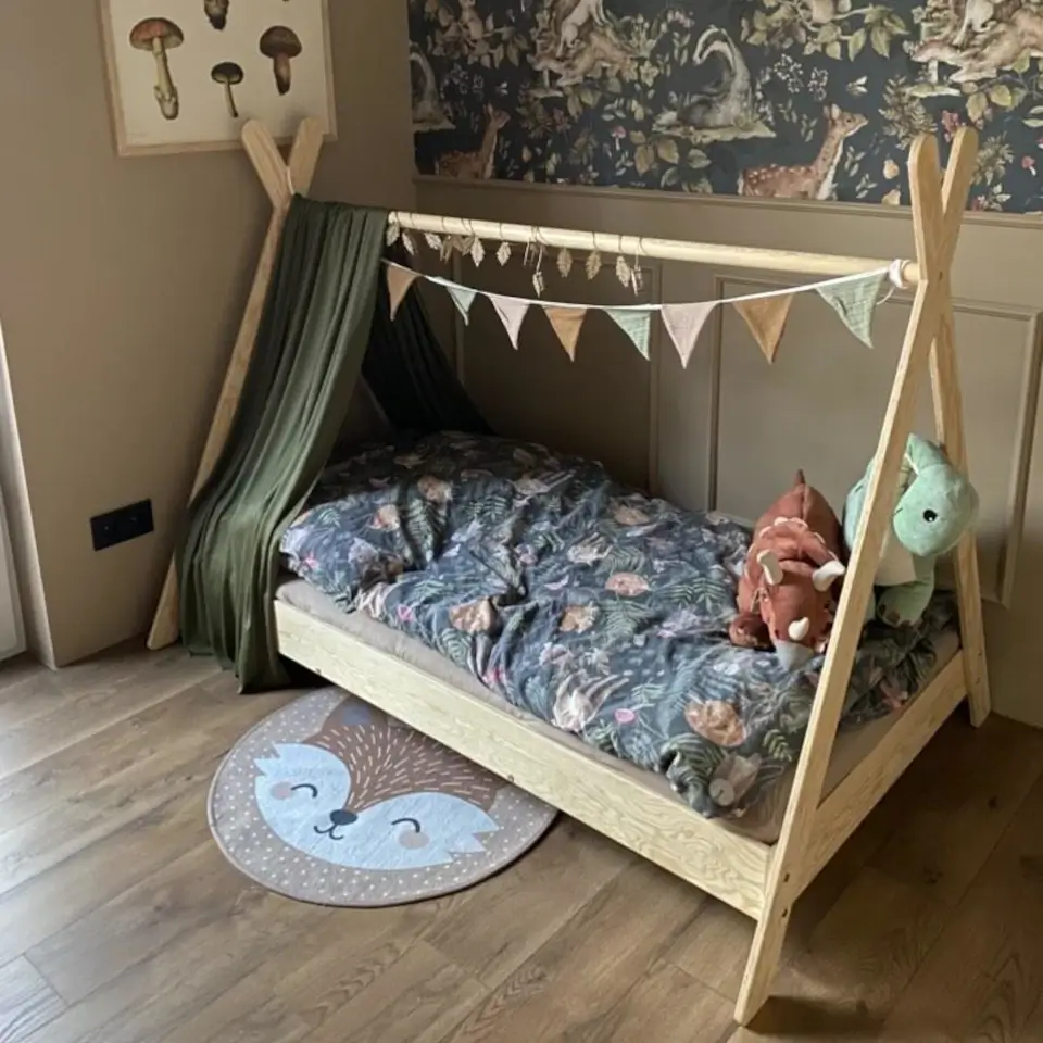 Łóżko domek dla dziecka z barierką i stelażem TIPI Montessori Drewniane